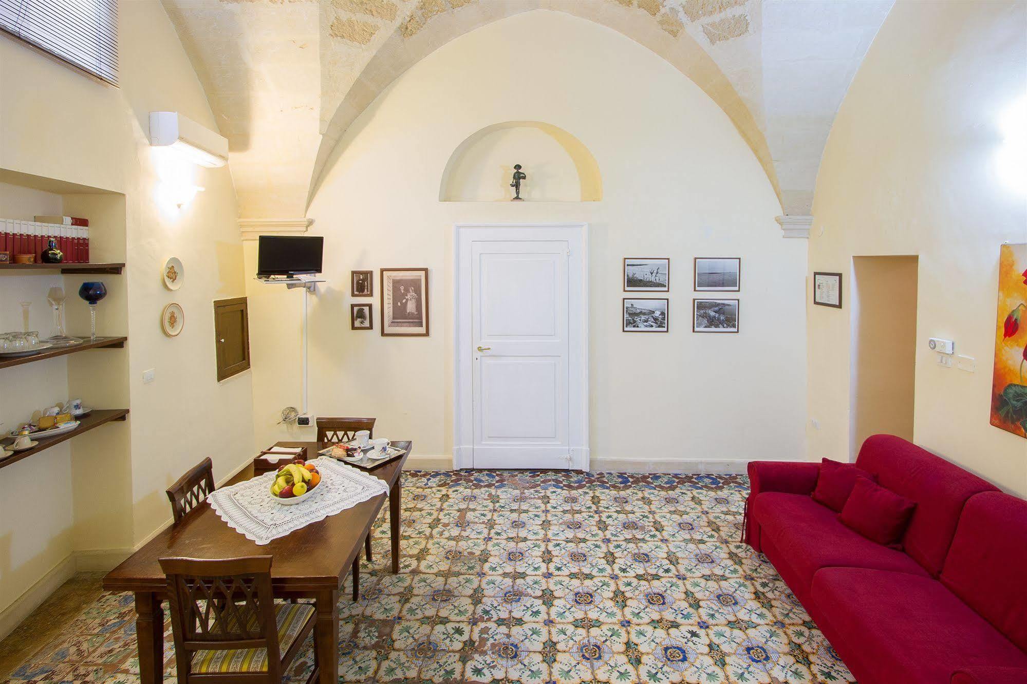 B&B Casa Li Santi เลชเช ภายนอก รูปภาพ