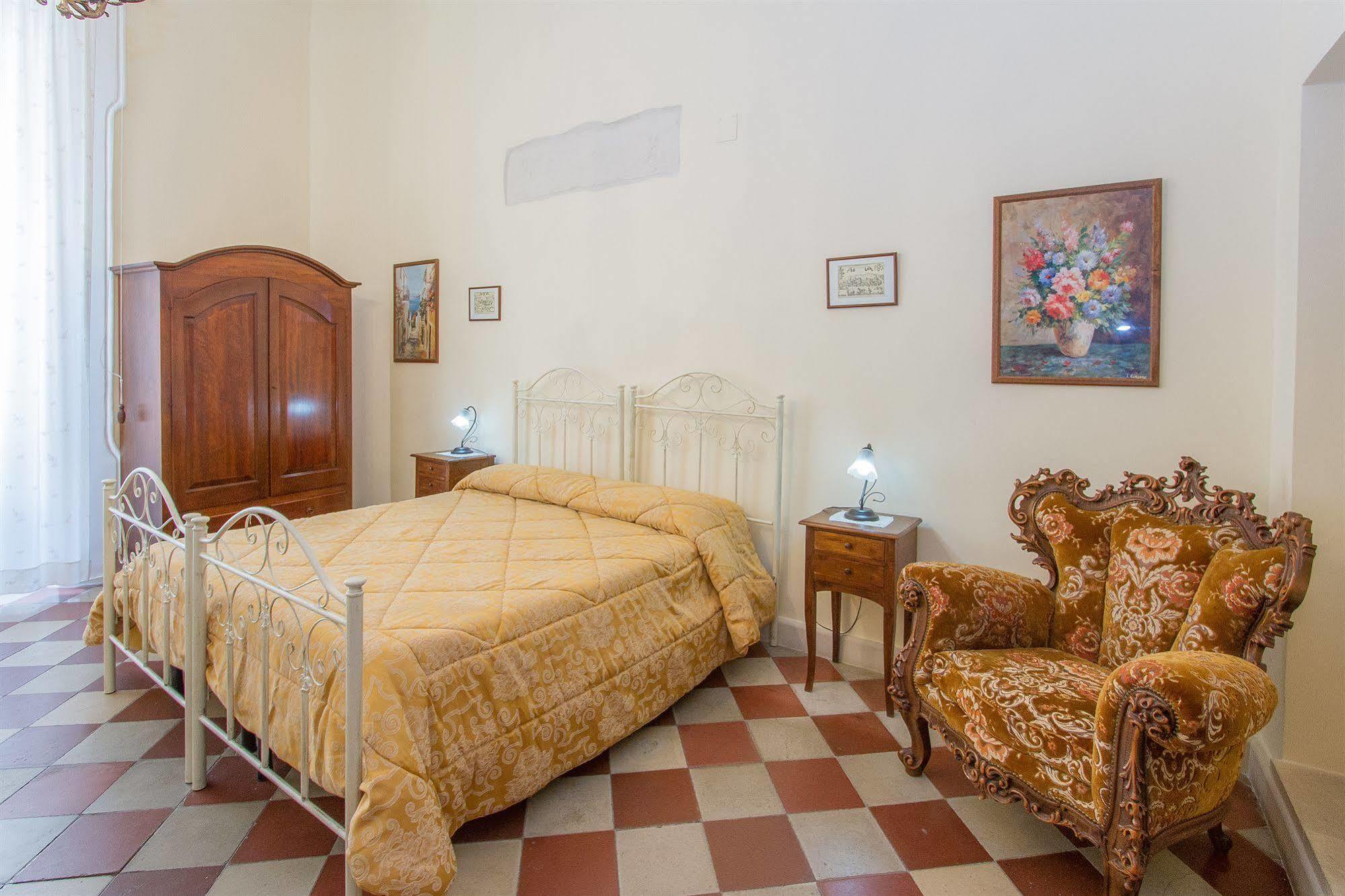 B&B Casa Li Santi เลชเช ภายนอก รูปภาพ