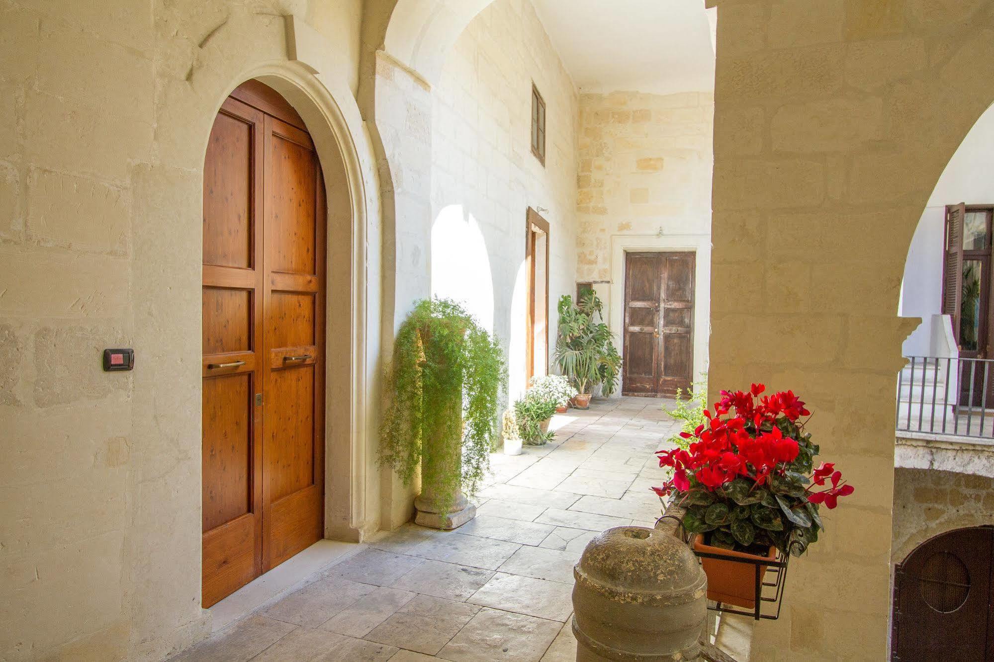 B&B Casa Li Santi เลชเช ภายนอก รูปภาพ