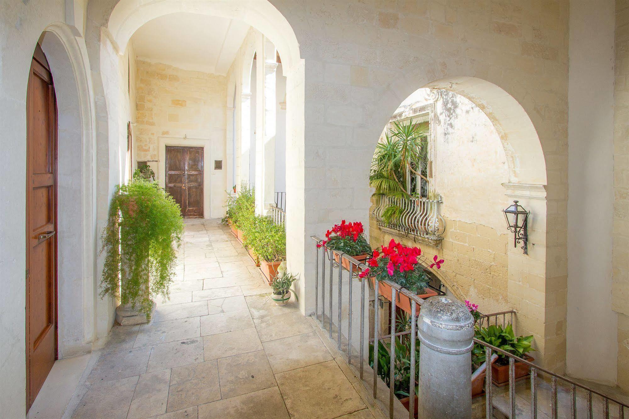 B&B Casa Li Santi เลชเช ภายนอก รูปภาพ